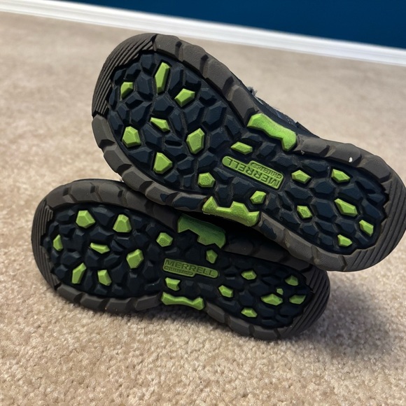 Kids' Gray and Navy MERRELL Shoes - Picture 2 of 8